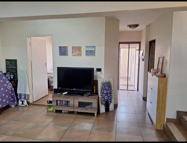 4 BEDROOM DUPLEX FOR SALE IN WATERKLOOF GLEN